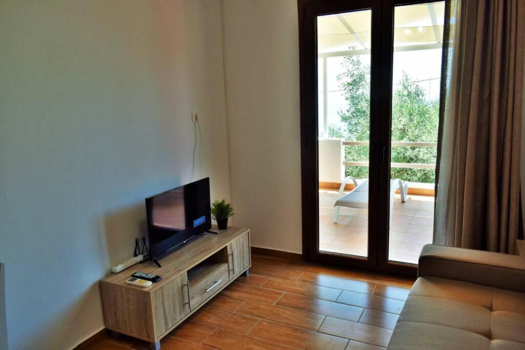 Meltemi Appartment Patitírion Dış mekan fotoğraf